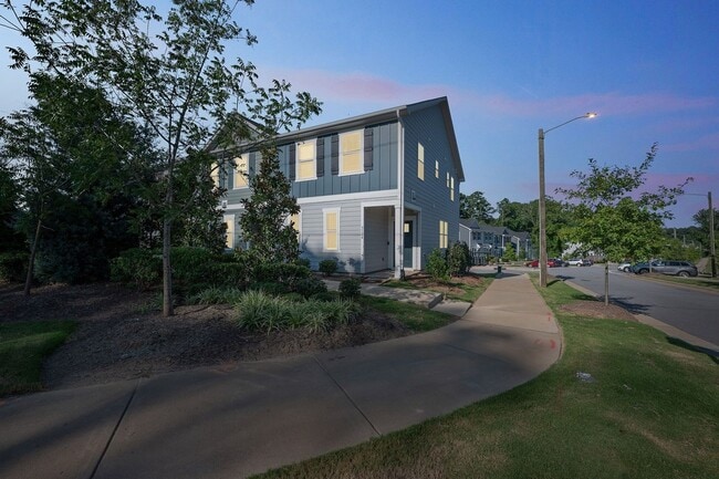 Building Photo - Charming 3BR Townhome in Raleigh