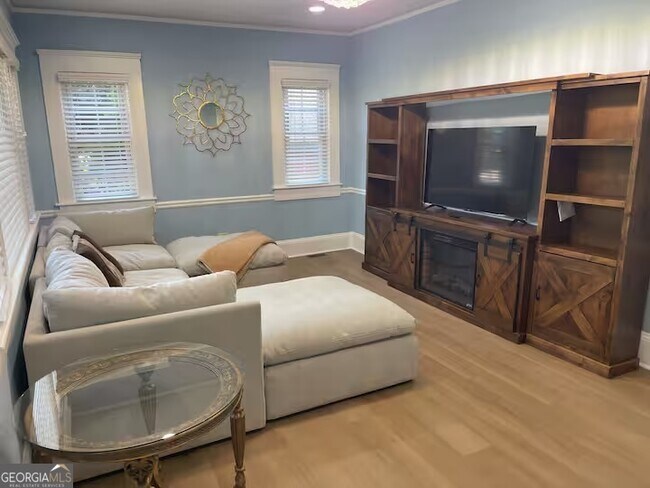 Foto del edificio - 1230 Woodland Ave SE