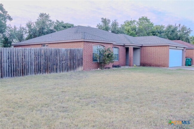 Foto del edificio - 1705 Liberty Hill Dr