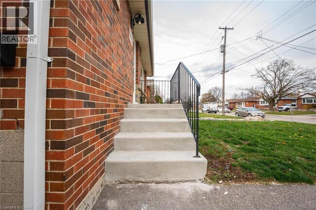 Photo du bâtiment - 102 E 41st St