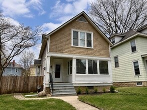 Building Photo - 208 E Northwood Ave
