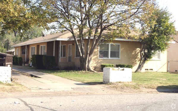 Building Photo - 7207-7217 Garden Dr