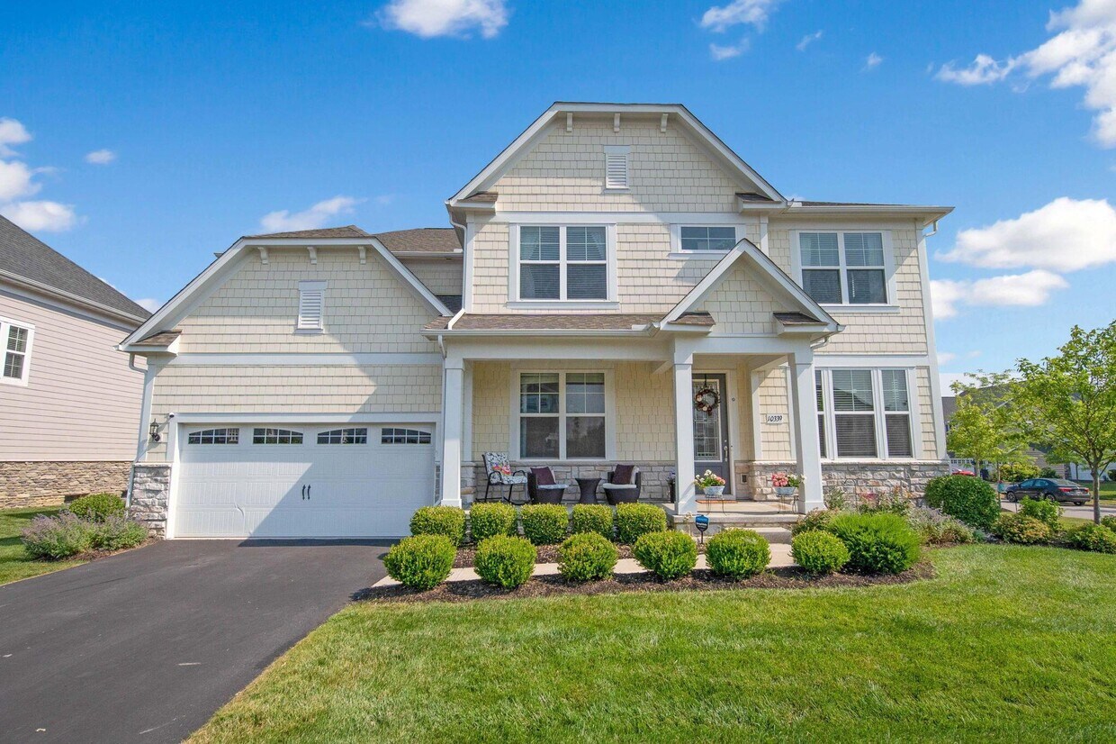 Foto principal - 10339 Ivy Chase