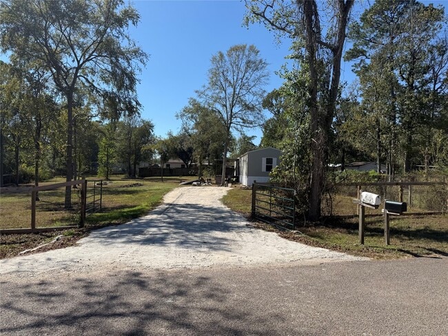 Building Photo - 37019 Gossamer Ln