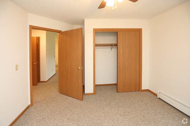 2HAB, 1BA -1,100 ft² - Sherman Oaks Apartments