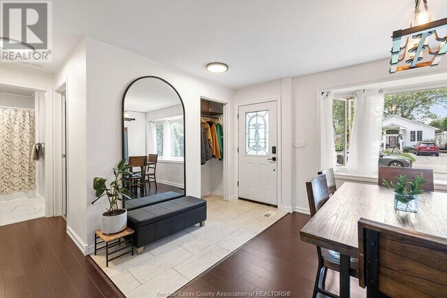 Building Photo - 738 Scofield Ave