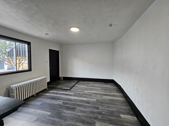 Foto del edificio - Fully Updated 3 bedroom 1 bath house for rent in the South Side Flats