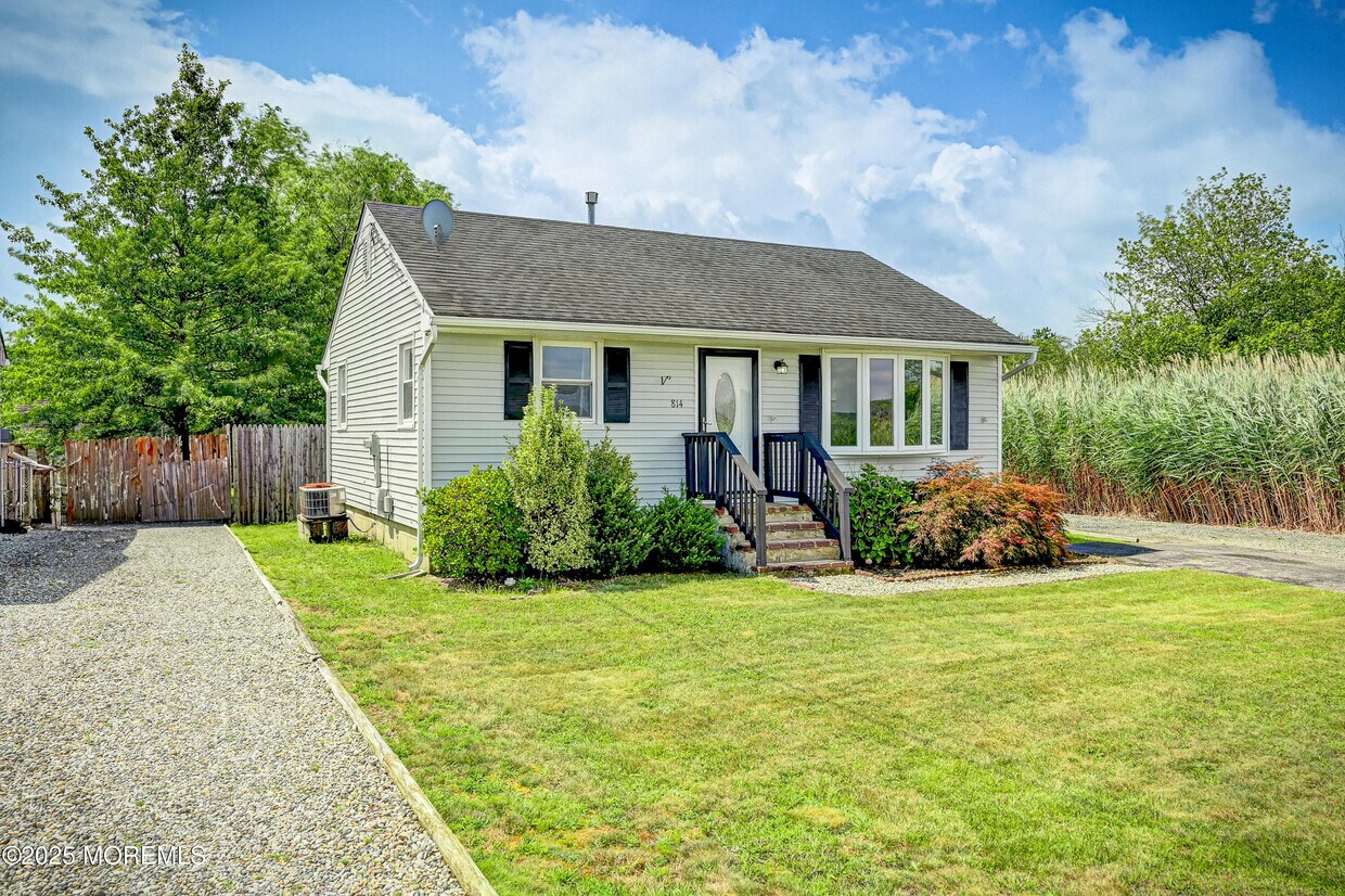 Foto principal - 814 Bay Blvd
