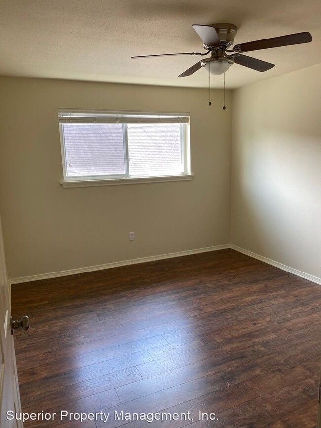 Building Photo - 2 br, 1 bath House - 136 Aris Ave. E