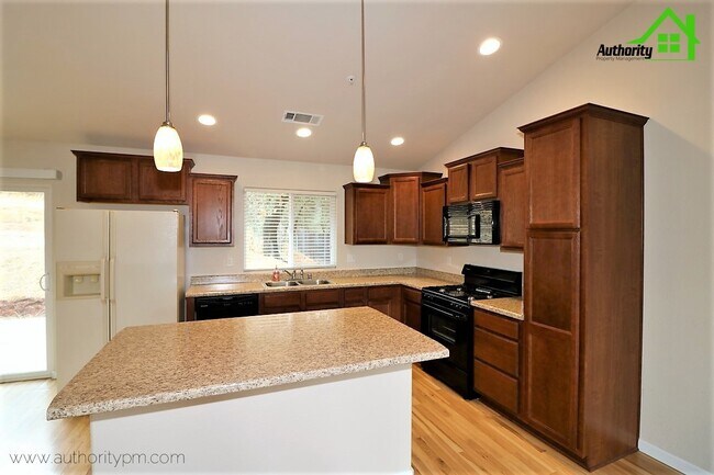 Building Photo - 2381 Yellow Finch Way