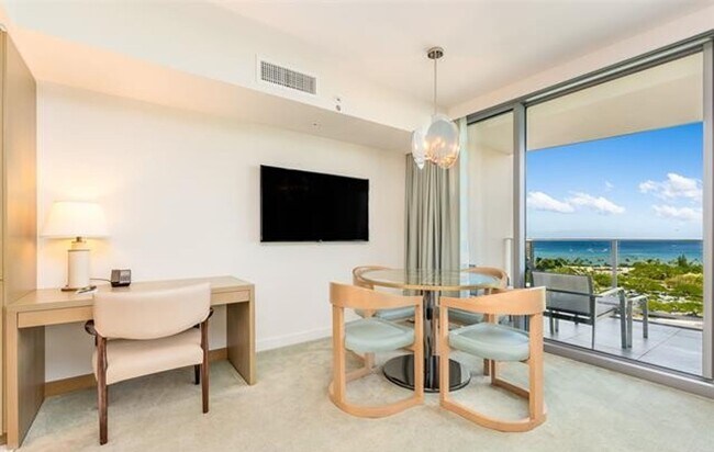 Building Photo - Rarely Available 1 BED / 1 BATH Long-term rental at The Ritz Residences!!