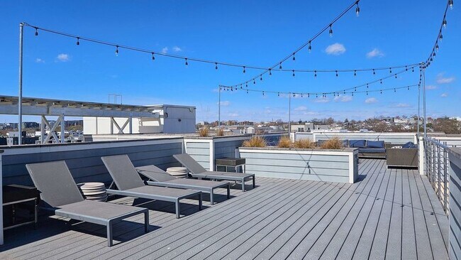 Foto del edificio - 1350 Maryland Ave NE