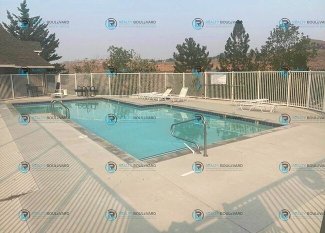 Building Photo - 200 Talus Way #424