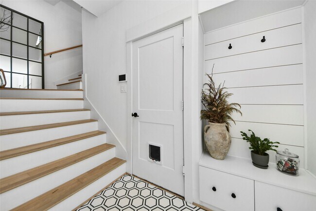 Foto del edificio - 1837 Flowing Springs Trail
