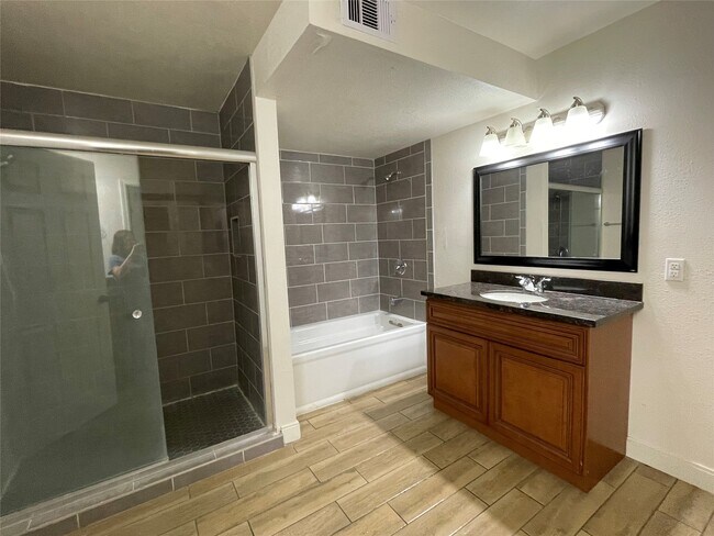 Foto del edificio - 1909 Bittercreek Dr