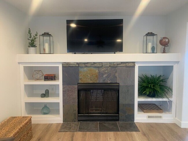 Foto del edificio - 16378 Arnold Ave