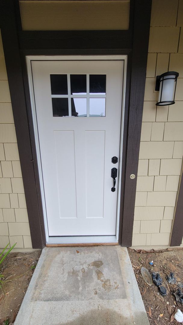 Building Photo - Available 3 bedroom 2 Bath Nestled in the ...