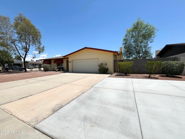 Building Photo - 14441 N 38th Ave