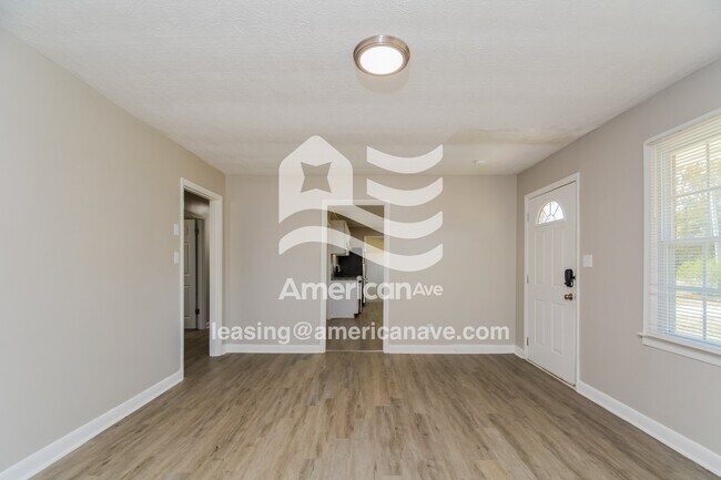 Foto del edificio - 185 Sandclay Dr