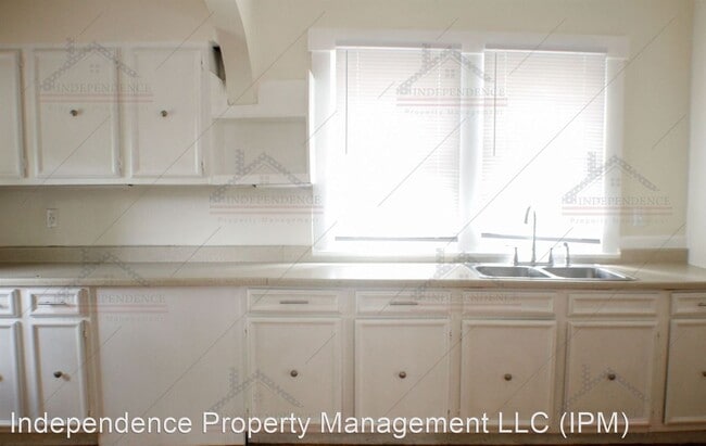 Building Photo - 3 br, 1.5 bath House - 2600 Wayne Ave