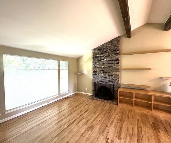 Foto del edificio - 3 bedroom in Bellevue WA 98006