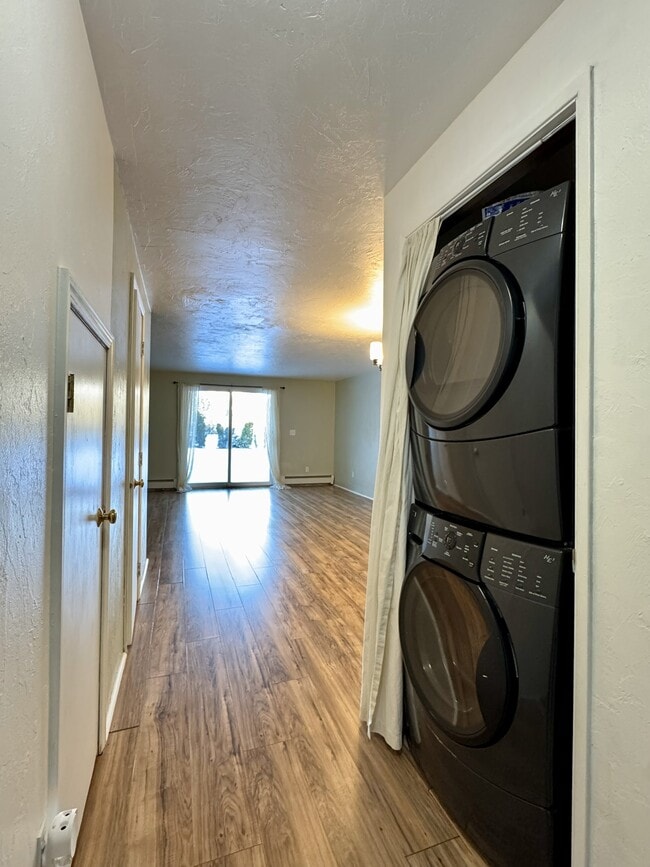 Building Photo - 3264 Mendenhall Loop Rd