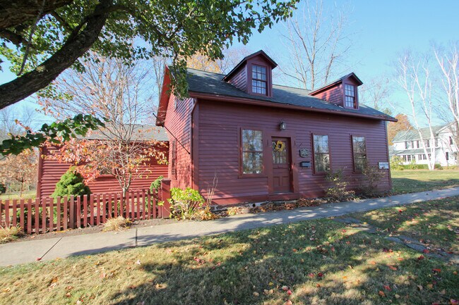 Foto del edificio - 541 N Main St