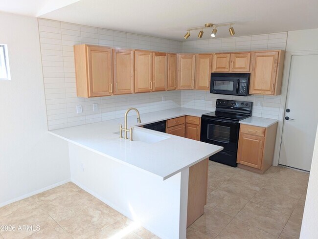 Foto del edificio - 11807 N 76th Ave