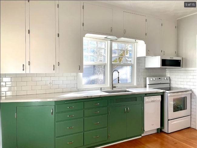 Building Photo - Beautifully Maintained 1909 Home is a Must...