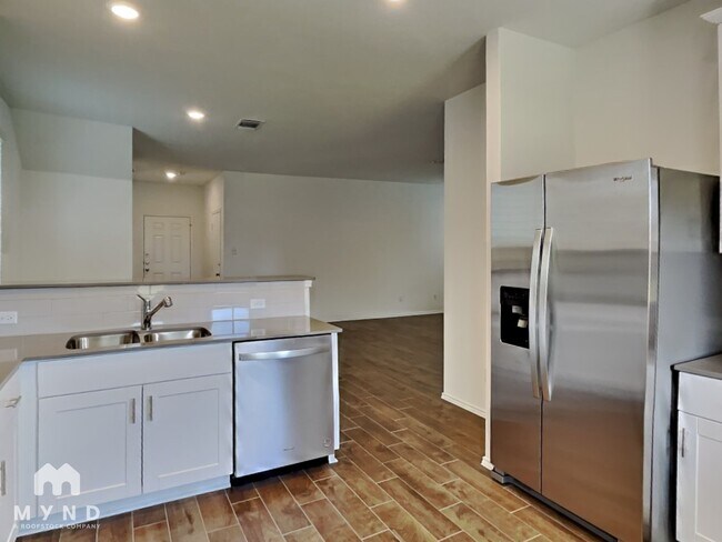 Foto del edificio - 332 Redonda Dr