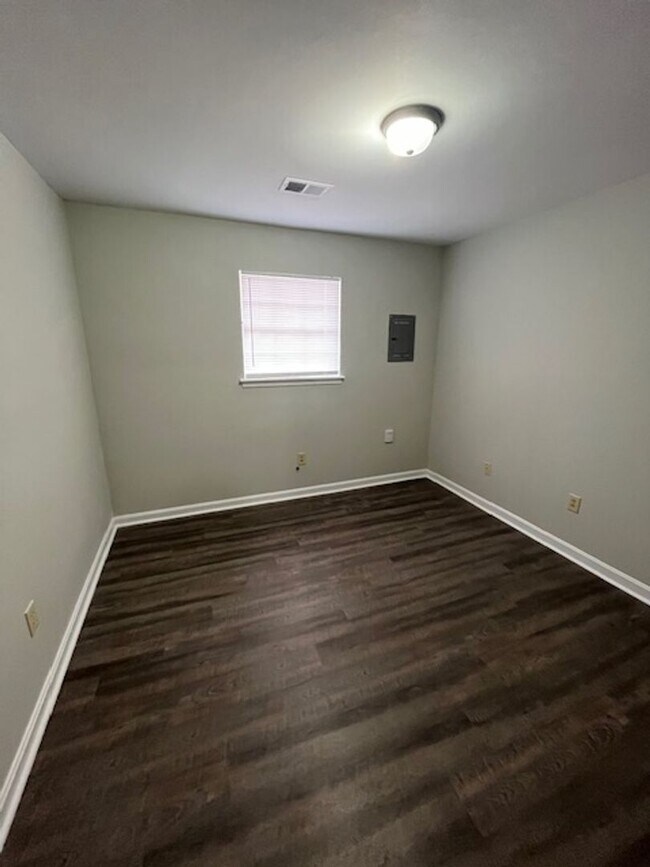 Foto del edificio - 3688 Crosby Dr