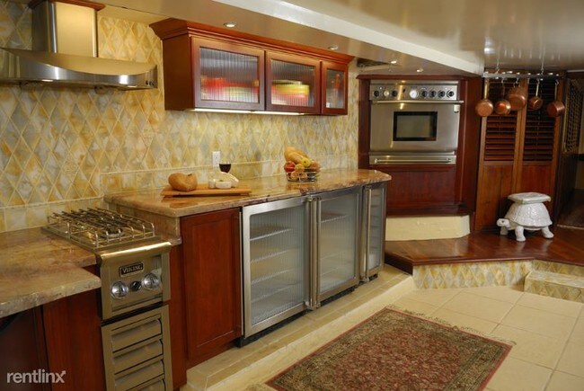 Building Photo - 55 Fair Oaks St