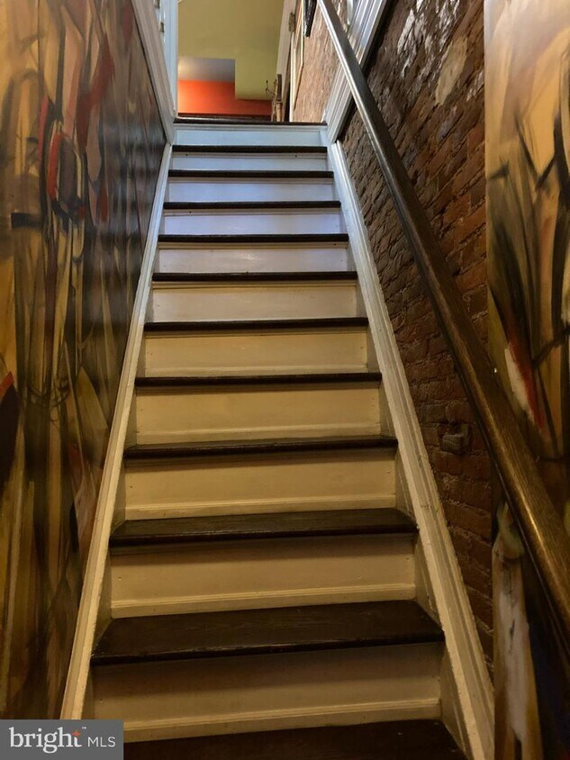 Foto principal - 433 W Girard Ave