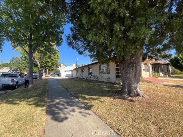 Building Photo - 354 N Vista Bonita Ave