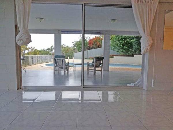 Building Photo - 1827 Halekoa Dr