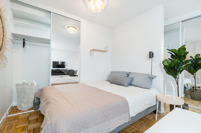 Building Photo - Somerset