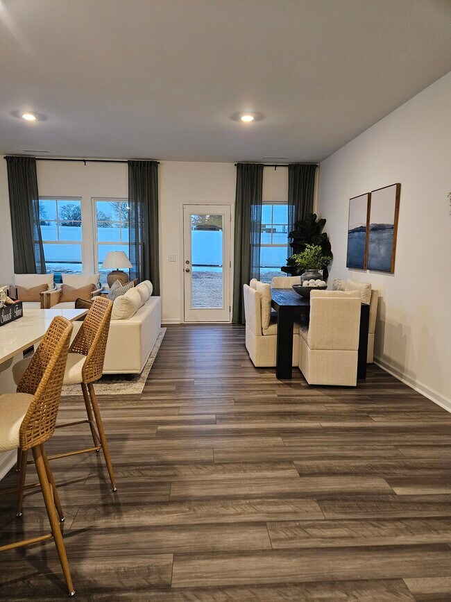 Foto del edificio - 868 Pilot St