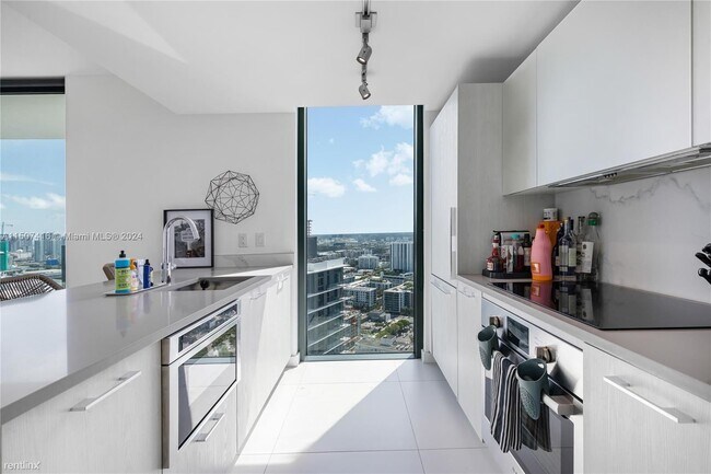 Building Photo - 2 br, 2 bath Condo - 501 NE 31st St Unit 3708