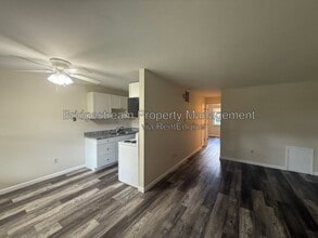 Building Photo - 4352 Sunray Rd