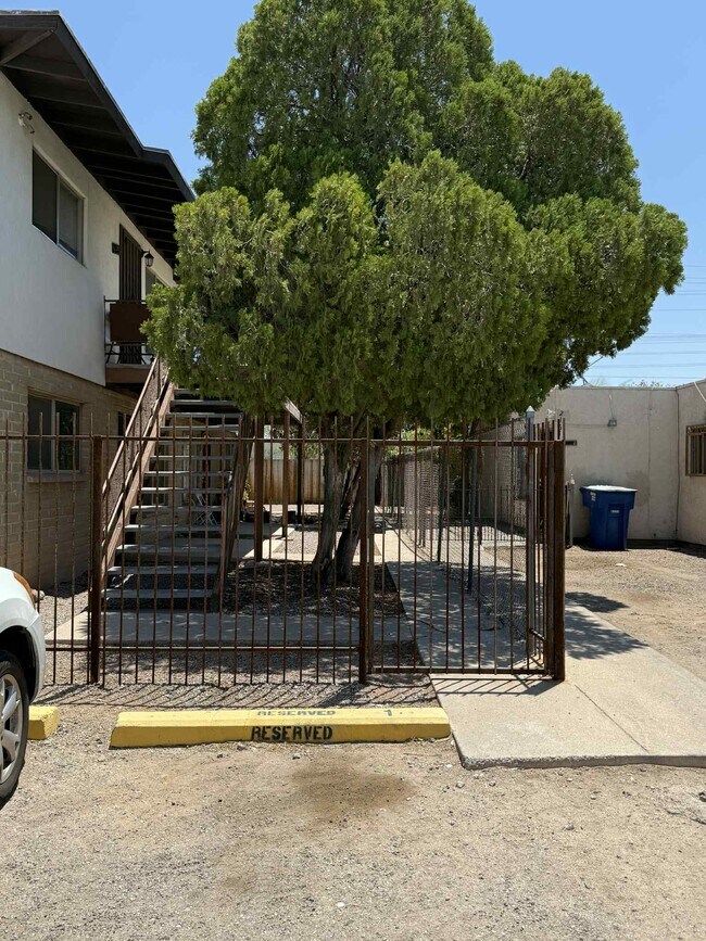 Foto del edificio - 2153 S Winstel Ave