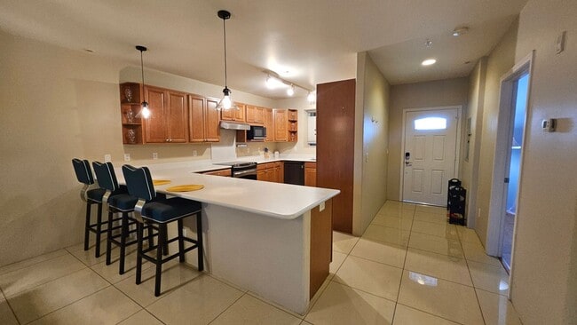 Building Photo - Fully furnished 2 bedrooms in Opkea at Lah...