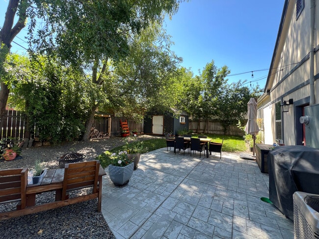 Building Photo - 2216 S Longmont Ave