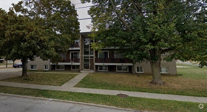 Building Photo - 29 Cassino Av