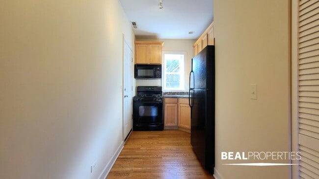Foto del edificio - 2 bedroom in CHICAGO IL 60657