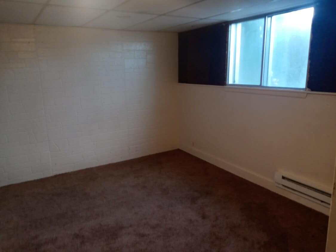 Building Photo - 340 S Wagon Wheel Dr