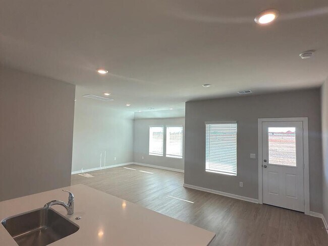 Foto del edificio - 2924 Firefly Dr