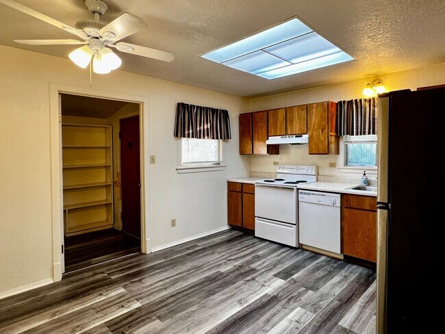 Foto del edificio - Charming 2 Bedroom Home