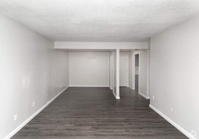 2BR, 2BA - 900 SF - Vetra 5480