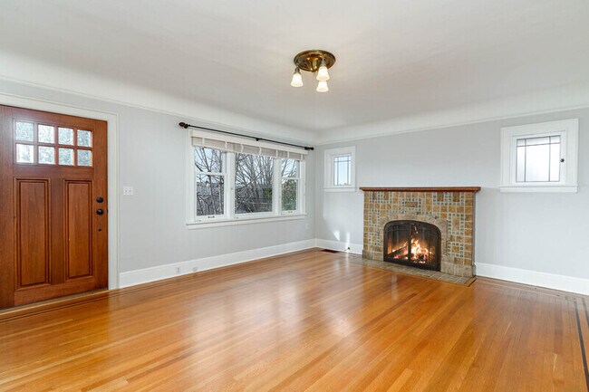 Building Photo - 1410 31st Ave
