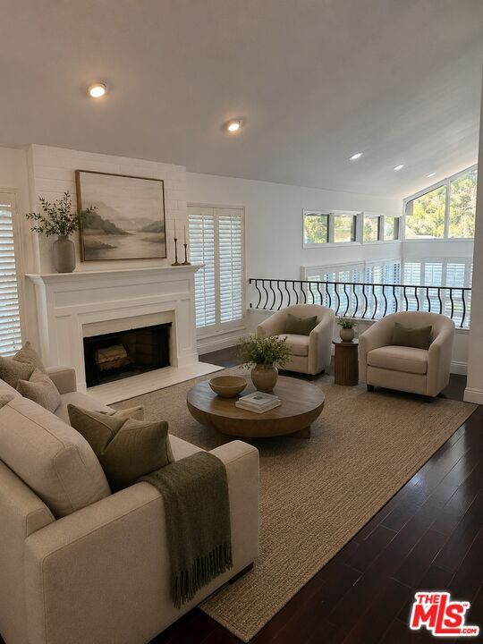 Building Photo - 2880 Woodwardia Dr